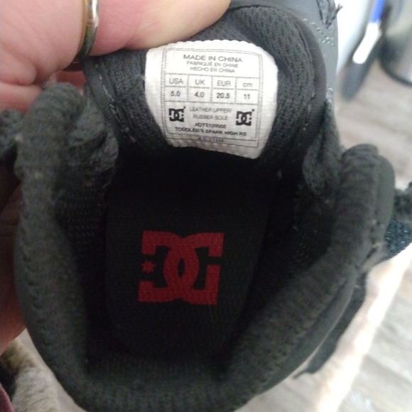 Boys tennis shoes - Picture 4 of 7